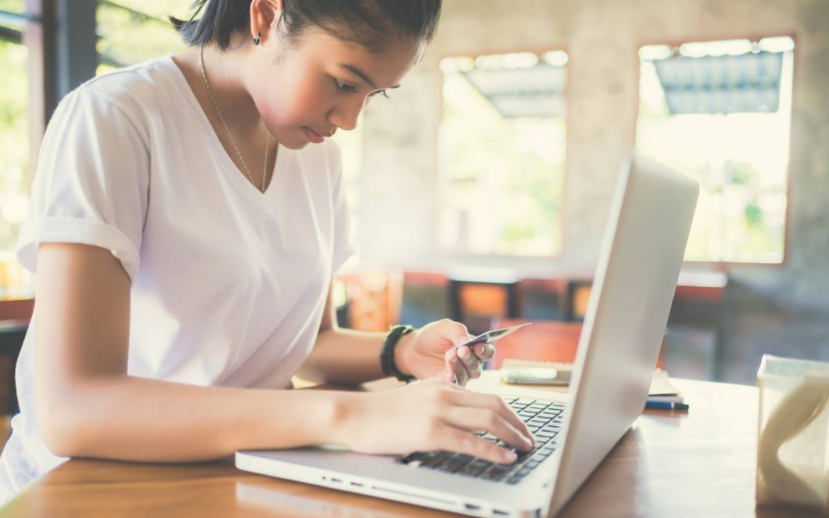 6 steps to design and print a custom business card